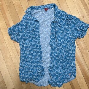 Hawaiian style shirt